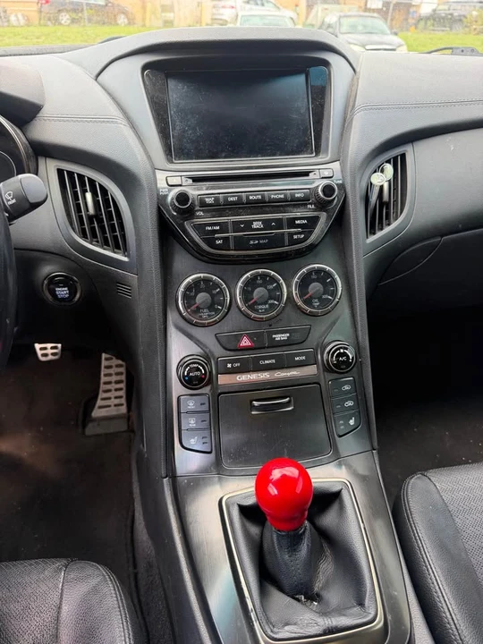 2015 Hyundai Genesis Coupe - Image 8 of 8