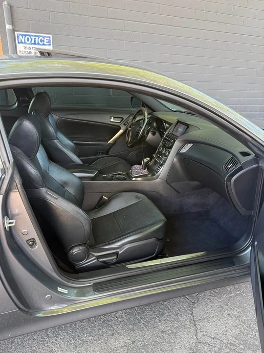 2015 Hyundai Genesis Coupe - Image 15 of 17
