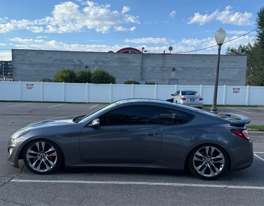 2015 Hyundai Genesis Coupe - Image 8 of 11