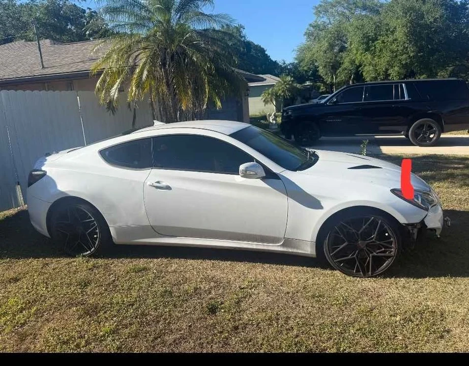 2015 Hyundai Genesis Coupe - Image 2 of 8