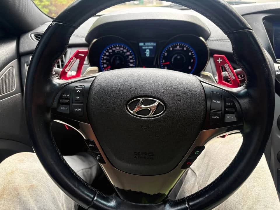 2015 Hyundai Genesis Coupe - Image 10 of 18