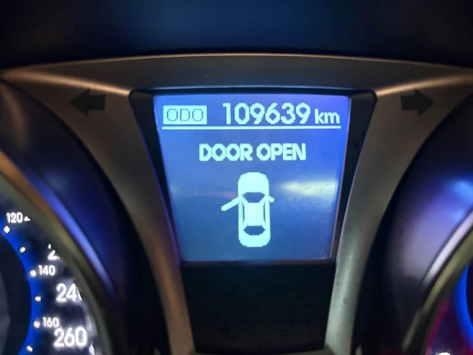 2015 Hyundai Genesis Coupe - Image 15 of 18
