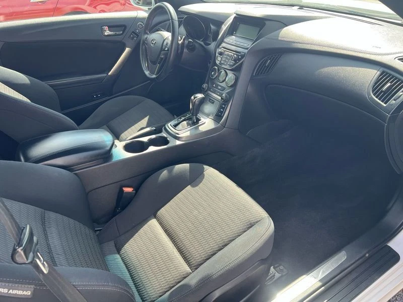 2015 Hyundai Genesis Coupe - Image 9 of 13