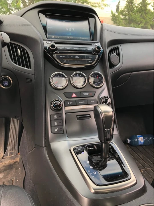 2015 Hyundai Genesis Coupe - Image 8 of 9
