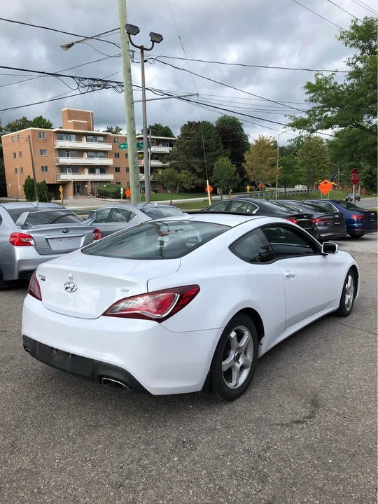 2015 Hyundai Genesis Coupe - Image 2 of 9