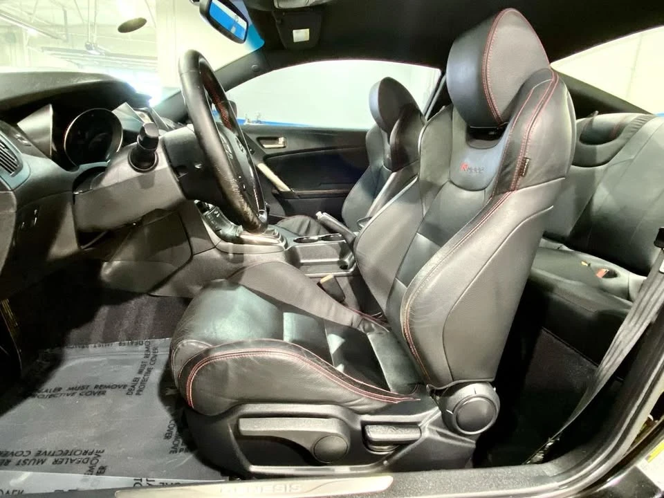 2015 Hyundai Genesis Coupe - Image 17 of 20