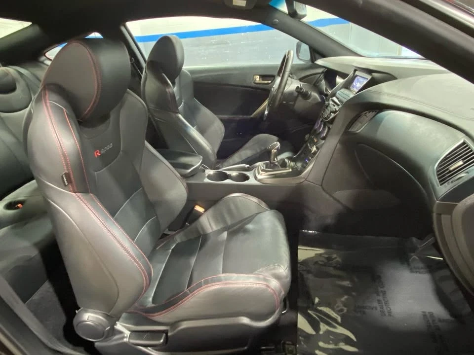 2015 Hyundai Genesis Coupe - Image 16 of 20