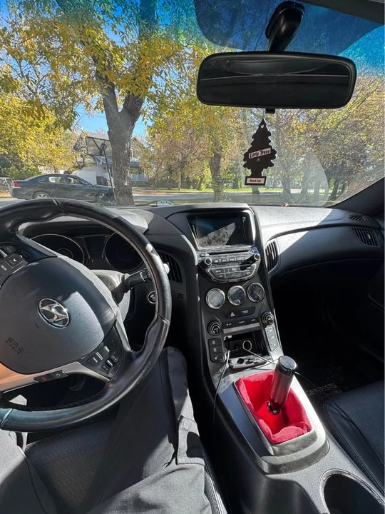 2015 Hyundai Genesis Coupe - Image 8 of 10