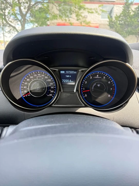 2015 Hyundai Genesis Coupe - Image 12 of 16