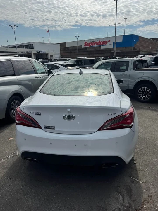 2015 Hyundai Genesis Coupe - Image 5 of 9