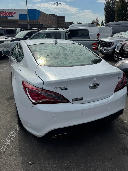 2015 Hyundai Genesis Coupe - Image 4 of 9