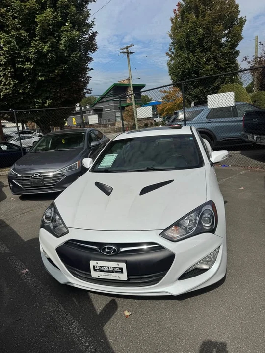 2015 Hyundai Genesis Coupe - Image 2 of 9