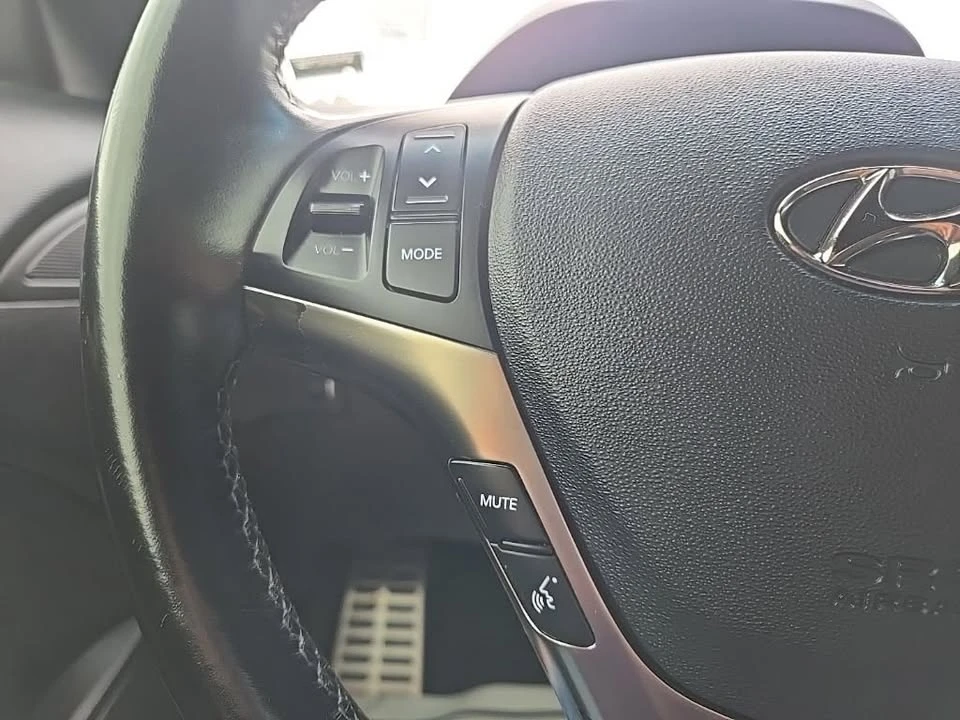 2015 Hyundai Genesis Coupe - Image 19 of 20