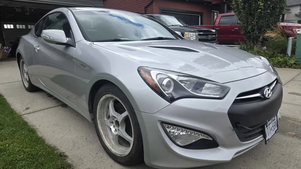 2015 Hyundai Genesis Coupe - Image 2 of 11