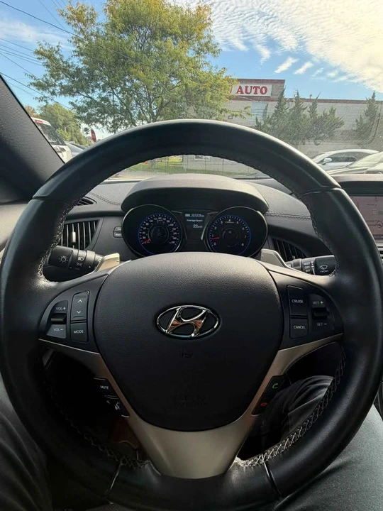 2015 Hyundai Genesis Coupe - Image 8 of 9