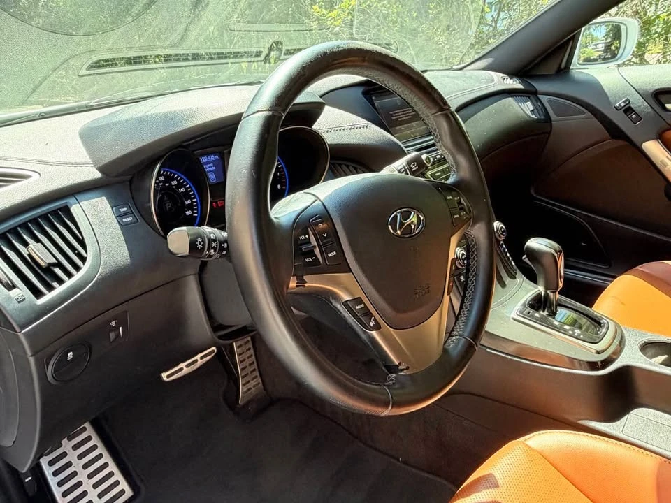 2015 Hyundai Genesis Coupe - Image 12 of 20
