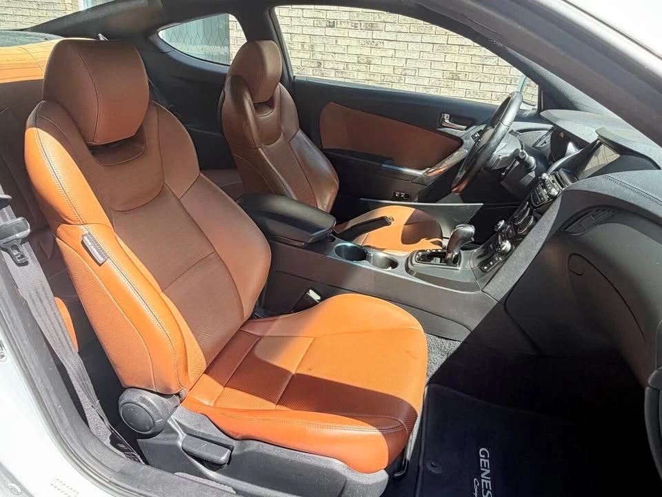 2015 Hyundai Genesis Coupe - Image 14 of 20