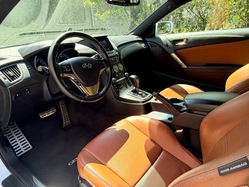 2015 Hyundai Genesis Coupe - Image 11 of 20