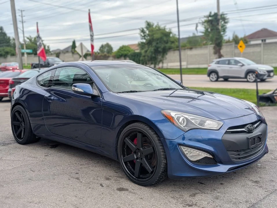 2015 Hyundai Genesis Coupe - Image 2 of 11