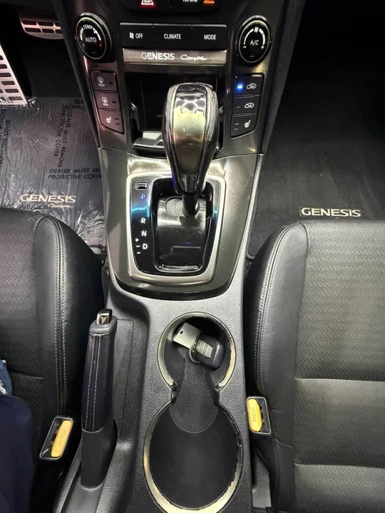 2015 Hyundai Genesis Coupe - Image 13 of 20