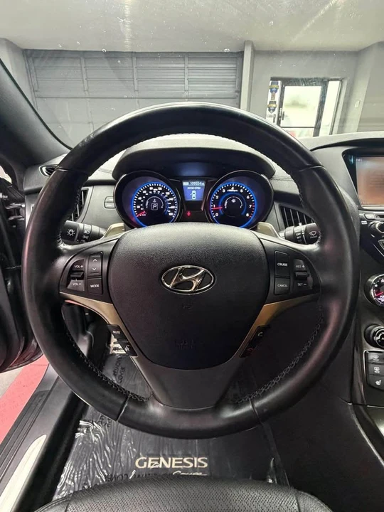 2015 Hyundai Genesis Coupe - Image 10 of 20