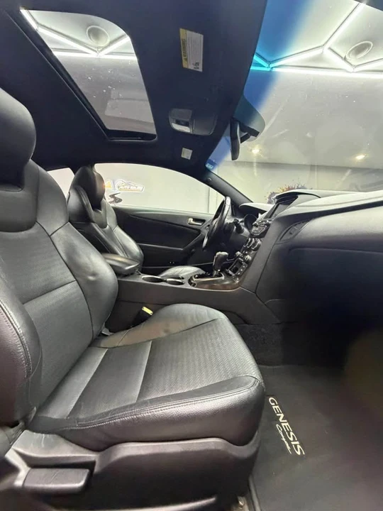 2015 Hyundai Genesis Coupe - Image 16 of 20