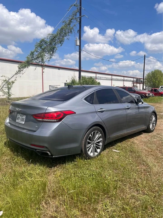 2015 Hyundai Genesis - Image 2 of 7
