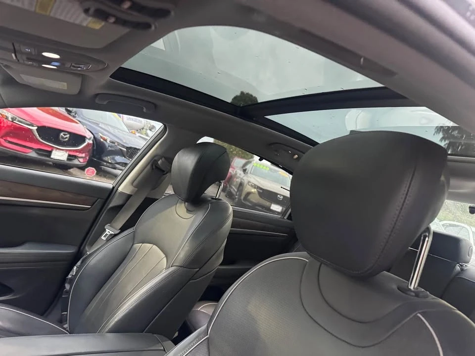 2015 Hyundai Genesis - Image 13 of 19