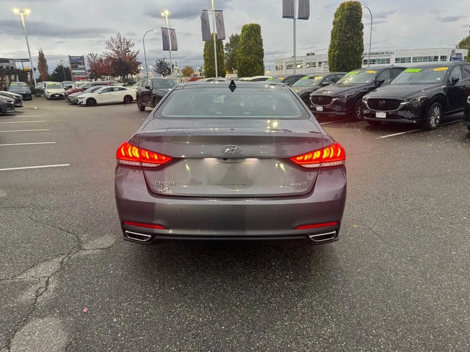 2015 Hyundai Genesis - Image 5 of 19