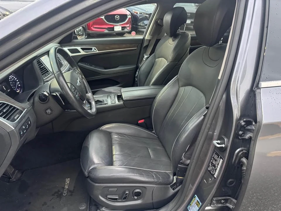 2015 Hyundai Genesis - Image 12 of 19