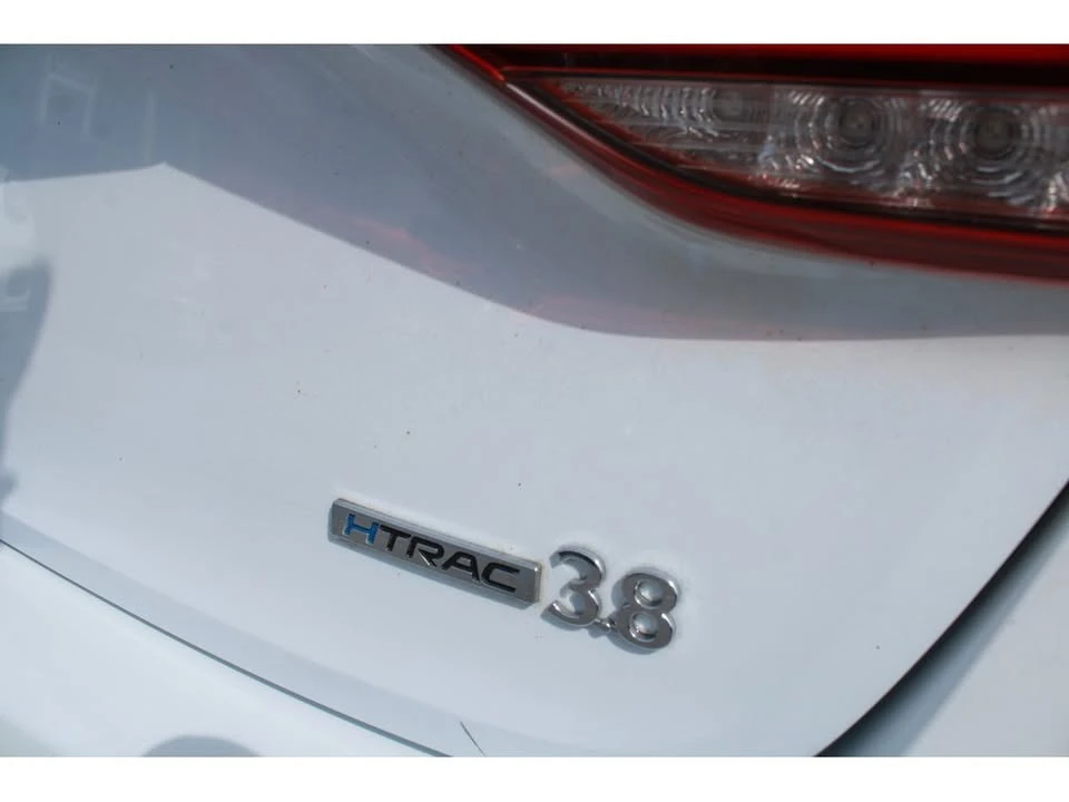 2015 Hyundai Genesis - Image 16 of 20