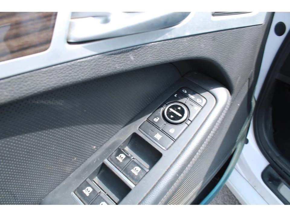2015 Hyundai Genesis - Image 20 of 20