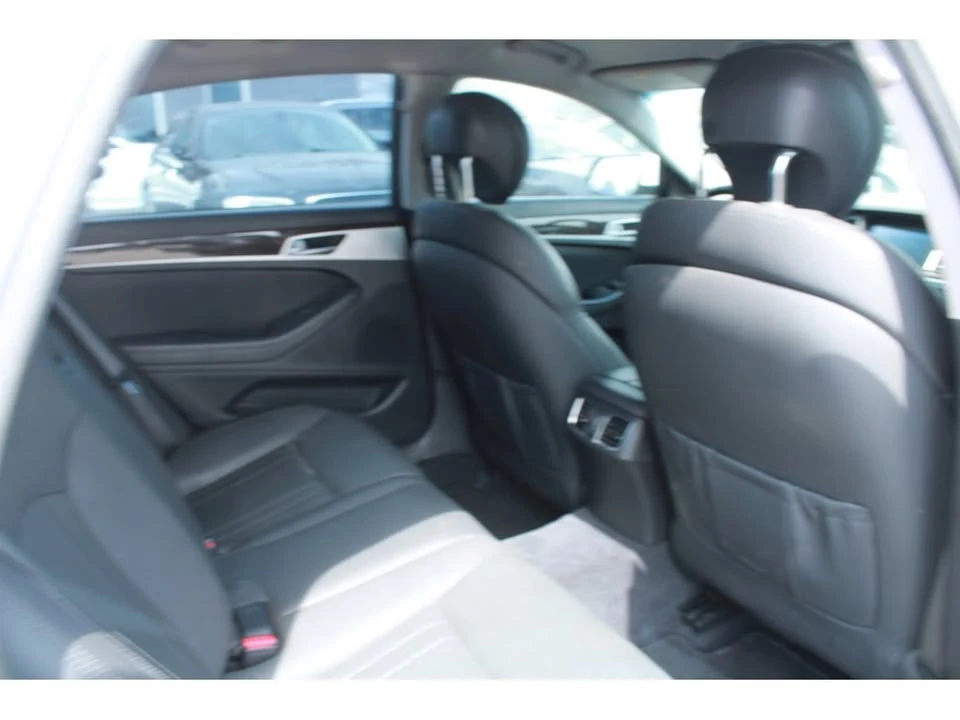 2015 Hyundai Genesis - Image 14 of 20
