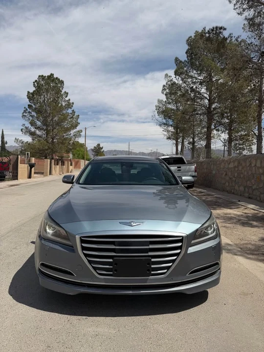 2015 Hyundai Genesis - Image 2 of 10
