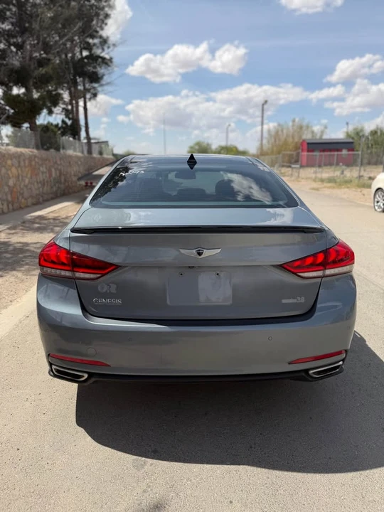 2015 Hyundai Genesis - Image 6 of 10