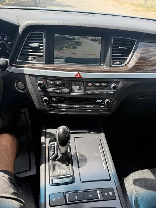 2015 Hyundai Genesis - Image 10 of 10
