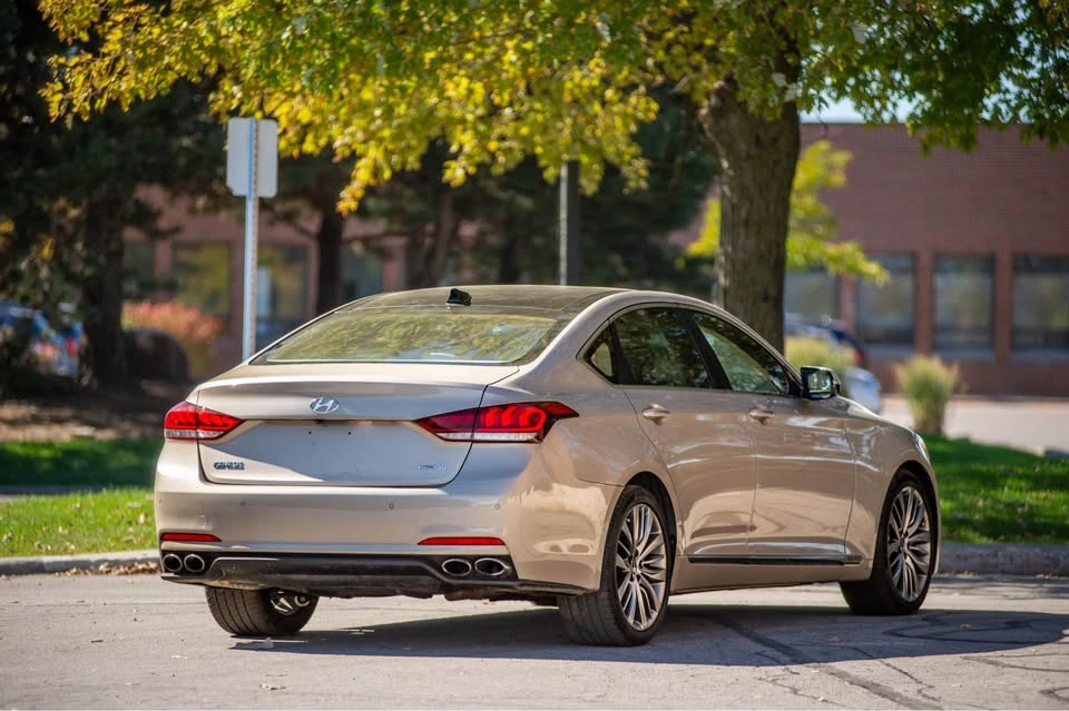 2015 Hyundai Genesis - Image 7 of 20