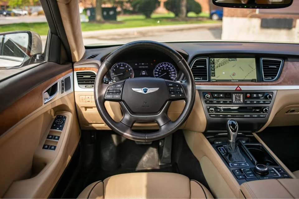 2015 Hyundai Genesis - Image 14 of 20