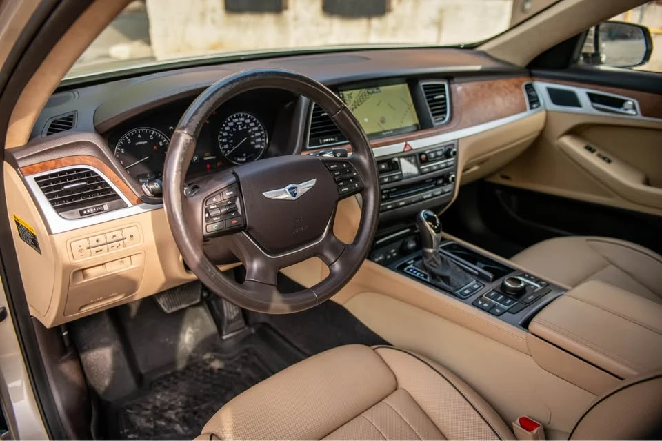 2015 Hyundai Genesis - Image 9 of 20