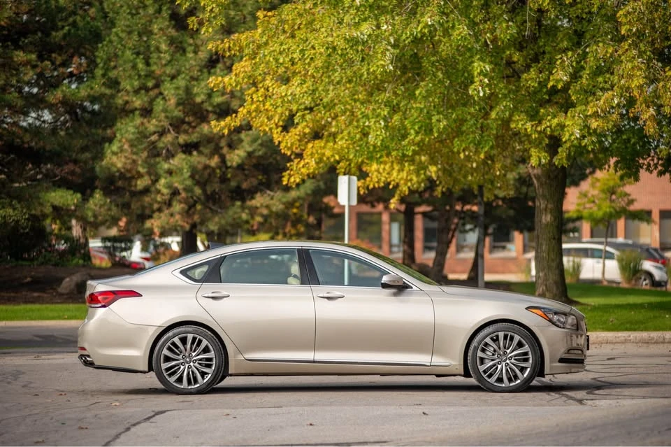 2015 Hyundai Genesis - Image 8 of 20