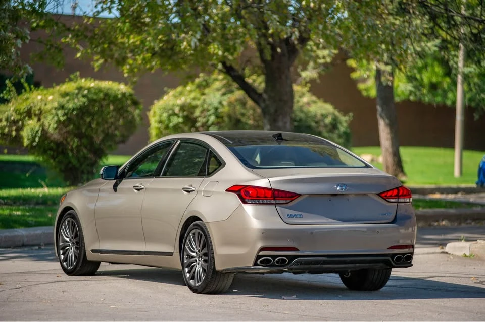 2015 Hyundai Genesis - Image 5 of 20
