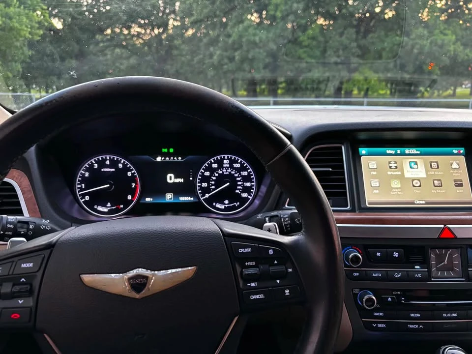2015 Hyundai Genesis - Image 7 of 11