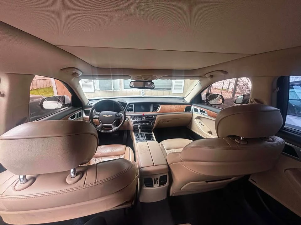2015 Hyundai Genesis - Image 8 of 11