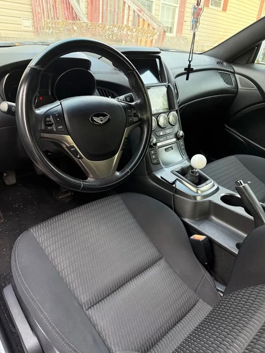 2015 Hyundai Genesis Coupe - Image 3 of 5