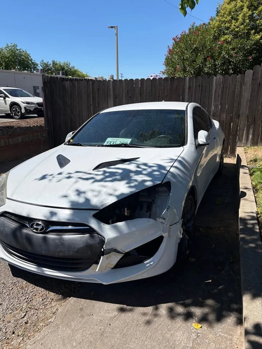 2015 Hyundai Genesis Coupe - Image 2 of 5