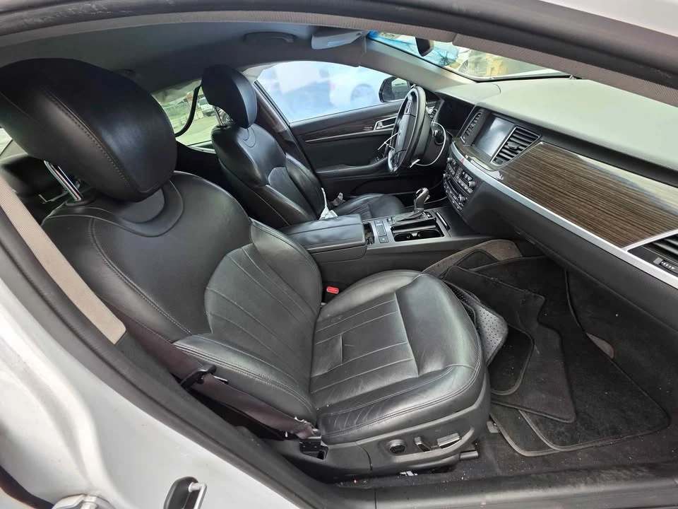 2015 Hyundai Genesis - Image 5 of 6