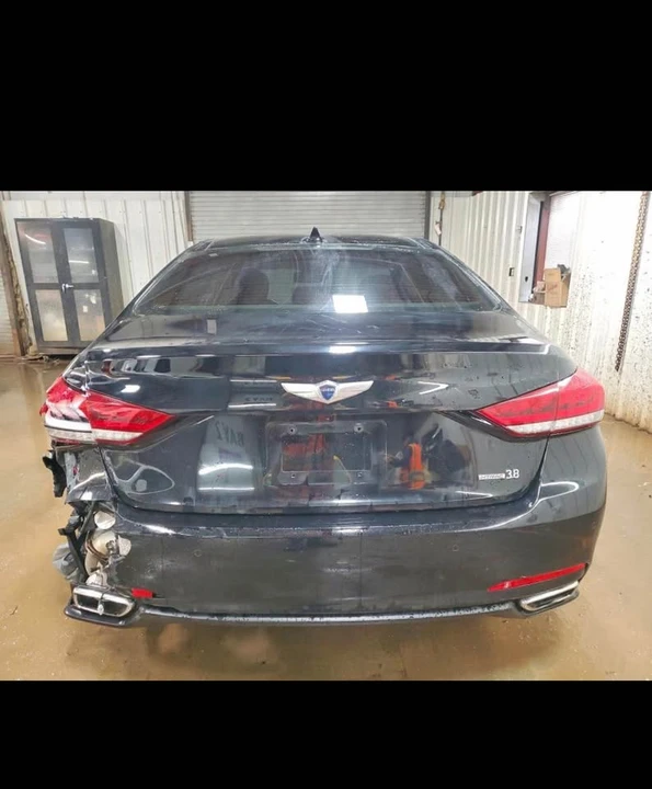 2015 Hyundai Genesis - Image 2 of 6