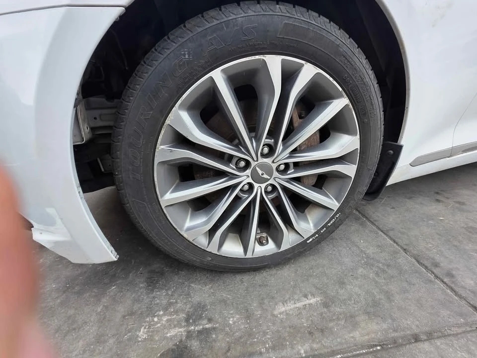 2015 Hyundai Genesis - Image 6 of 6