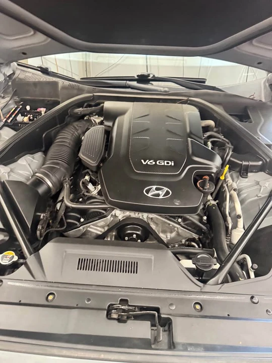 2015 Hyundai Genesis - Image 7 of 9