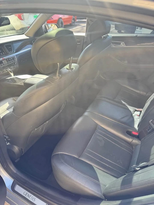 2015 Hyundai Genesis - Image 4 of 9